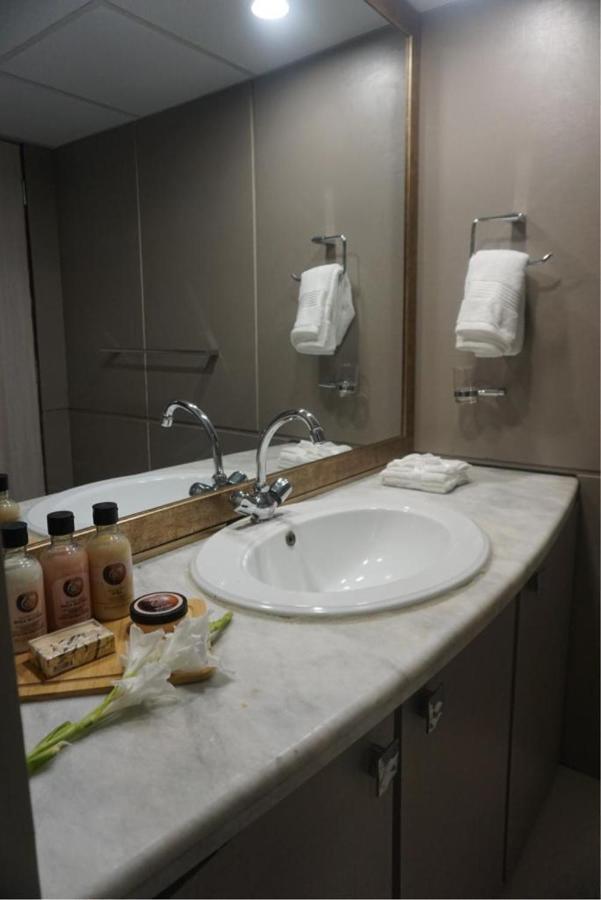 Airport Hotel Karachi Ngoại thất bức ảnh